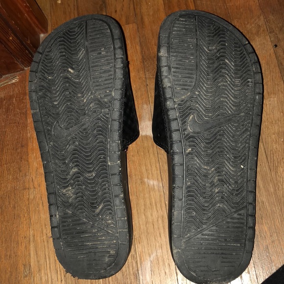 nike slides - Picture 2 of 2